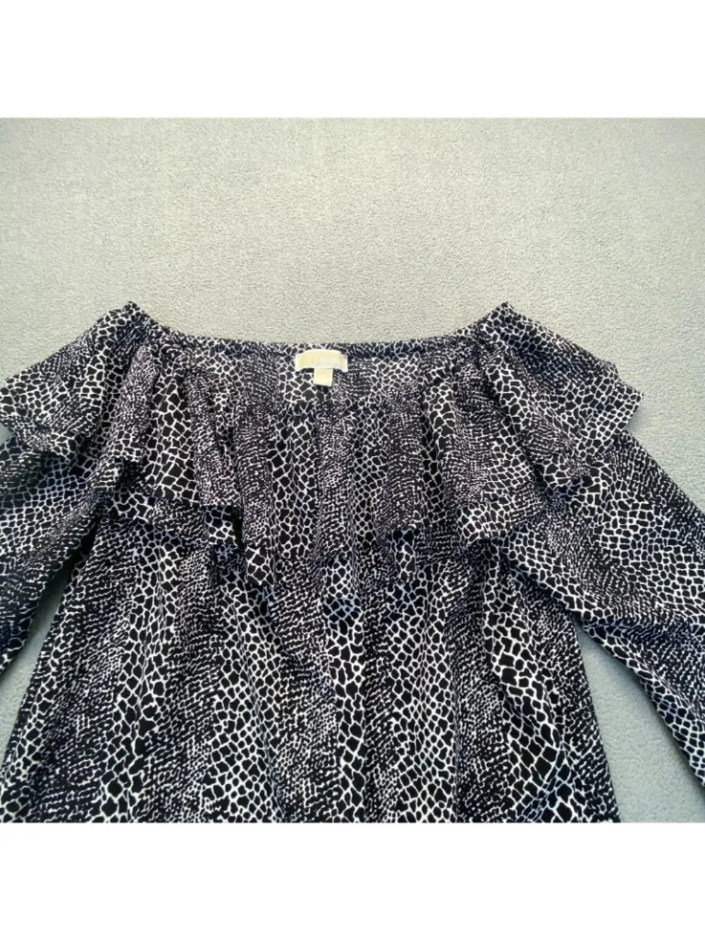 Michael Kors Women's Long Sleeve Ruffled Top Chocolate Animal Print Size M